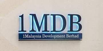 AKAUN UMNO DIBEKUKAN UNTUK KENALPASTI SIAPA PEMBERI DANA UMNO?