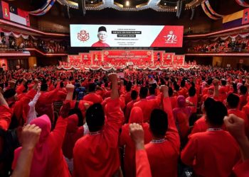 PEMIMPIN UMNO PERLU BELAJAR DARI PENYOKONG PKR