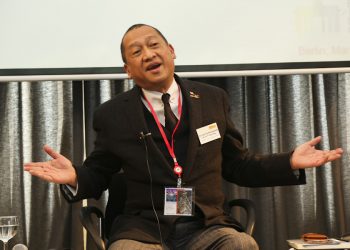 NAZRI AZIZ MELOBI ANWAR UNTUK MENJADI MENTERI SEMULA?