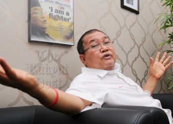 TOK HIM: WAHAI KERAJAAN… HELLO, HELLO?