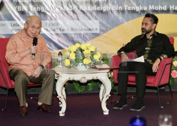 PENYELESAIAN POLEMIK PERLEMBAGAAN DENGAN MENUBUHKAN MAHKAMAH PERLEMBAGAAN
