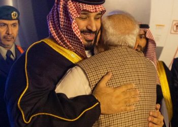 PUTERA MAHKOTA ARAB SAUDI DISAMBUT MESRA OLEH MODI