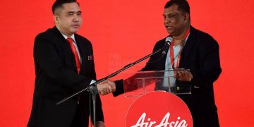 ANTHONY LOKE GUNA AIR ASIA UNTUK CARI PUBLISITI MURAHAN