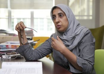 PEGUAM LATHEEFA KOYA TIDAK MEMAHAMI BAHASA INGGERIS TMJ