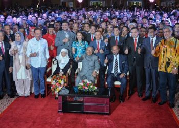 PENGANALISA POLITIK HARI INI MEMBUAT ANALISA MENGENAI MERUDUMNYA POPULARITI RATING KERAJAAN PAKATAN HARAPAN