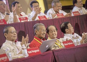 MAHATHIR DAN DAP ADALAH “ADIK BERADIK SEIBU SEBAPA” MENJELANG PRU-14 DAN SEHINGGA KINI