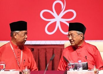MAHATHIR PULA INGIN PECAT MUHYIDDIN