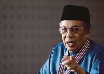 CAMPUR TANGAN PEMIMPIN POLITIK DALAM KEPUTUSAN MAHKAMAH – TUN ABDUL HAMID