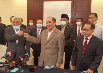 JAWATAN KETUA MENTERI SABAH, UMNO DIKHIANATI?