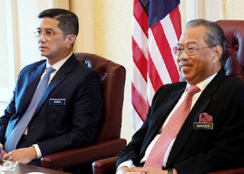 AZMIN LEBIH BERKUASA DARIPADA MUHYIDDIN?