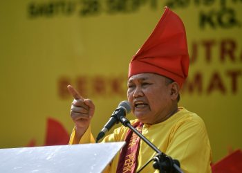 KEMELUT POLITIK, COVID-19, EKONOMI, PARLIMEN DAN DEMOKRASI