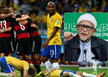 BEZA HAJI HADI DAN PENGURUS PASUKAN BOLA SEPAK