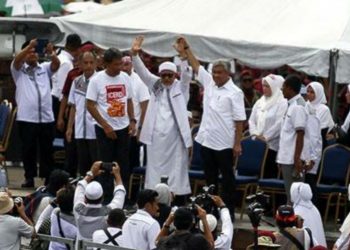 PAS SANGGUP BERTEMBUNG TIGA PENJURU DEMI SELAMATKAN BERSATU