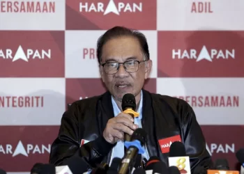 ANWAR BUKAN PERDANA MENTERI INTERIM