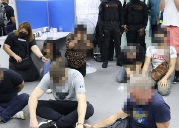 SINDIKET SCAMMER PELABURAN DIDALANGI WARGA UK TUMPAS