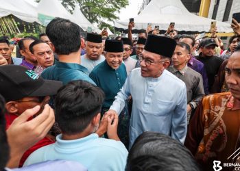 KALAU BETUL MAHU TOLONG MELAYU, KEMBALIKAN APA YANG ‘DISAKAU’ – ANWAR