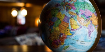 RUSIA KEMBALI TERSENARAI 10 EKONOMI TERBESAR DUNIA