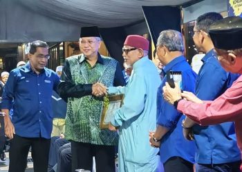 ANNUAR MUSA, JANGAN BIAR ANAKMU TERUS DALAM UMNO YANG TELAH ‘ROSAK’!