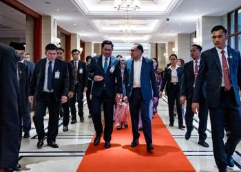 PERDANA MENTERI TIBA DI LAOS, PERKUKUH HUBUNGAN DUA HALA