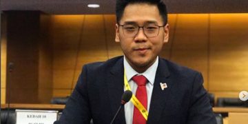 UMNO DIGESA AMBIL SEMULA AHLI DIGANTUNG, DIPECAT TETAPI MASIH SETIA