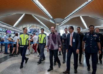 LAWATAN MENGEJUT KE KLIA, PERDANA MENTERI BERI JAMINAN SIASAT SALAH LAKU, TAMBAH BAIK OPERASI