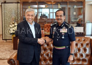 KUNJUNGAN HORMAT KETUA POLIS NEGARA KE ATAS TIMBALAN PERDANA MENTERI