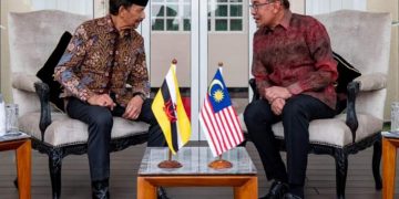 LAWATAN TIGA HARI SULTAN BRUNEI PERKUKUH HUBUNGAN DUA HALA