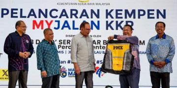 YAB PERDANA MENTERI LANCAR MYJalan, TAMBAH PERUNTUKAN RM30 JUTA