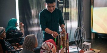 PENDEKATAN INTERVENSI BERASASKAN SENI TERHADAP WARGA EMAS