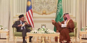 ANWAR BERTEMU PUTERA MAHKOTA SAUDI, BINCANG KERJASAMA DUA HALA
