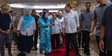 ANWAR BERTEMU, SANTUNI PIMPINAN PKR SARAWAK