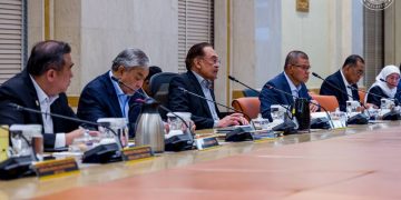 PERDANA MENTERI, MENTERI TELITI KERANGKA DAN INISIATIF UTAMA RMK13