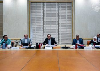 ANWAR MEMPENGERUSIKAN MESYUARAT MAJLIS EKONOMI DIGITAL DAN REVOLUSI PERINDUSTRIAN KEEMPAT NEGARA (MED4IRN)