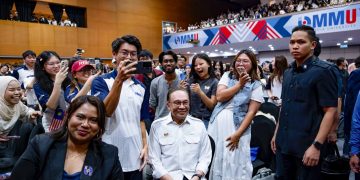 ANWAR RASMI FAKULTI KECERDASAN BUATAN DAN KEJURUTERAAN MMU, GALAK PELAJAR KUASAI AI